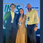 Ian dos Anjos Cunha analiza cómo la tecnología puede reducir filas y aumentar la eficiencia sin perder la atención humana y personalizada.