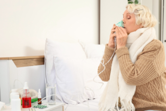 Con el respaldo del Sindnapi - Sindicato Nacional dos Aposentados, Pensionistas e Idosos, la salud después de los 60 se analiza desde los cambios naturales hasta los cuidados que no deben pasarse por alto.